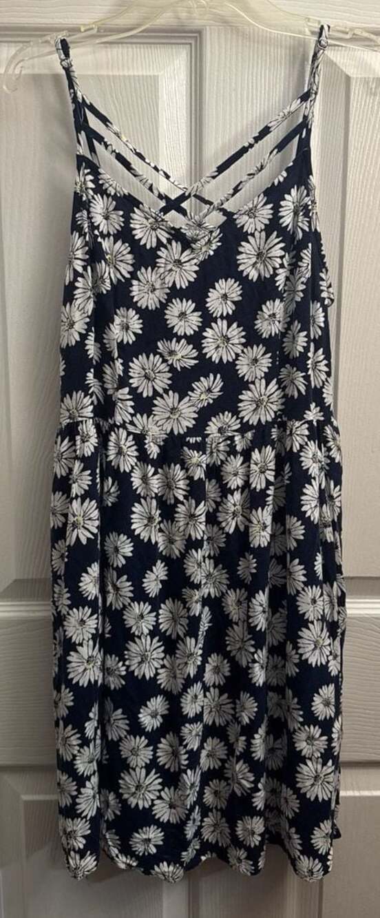 SO Navy Blue Daisy Floral Strappy Smocked Back Dress Size L